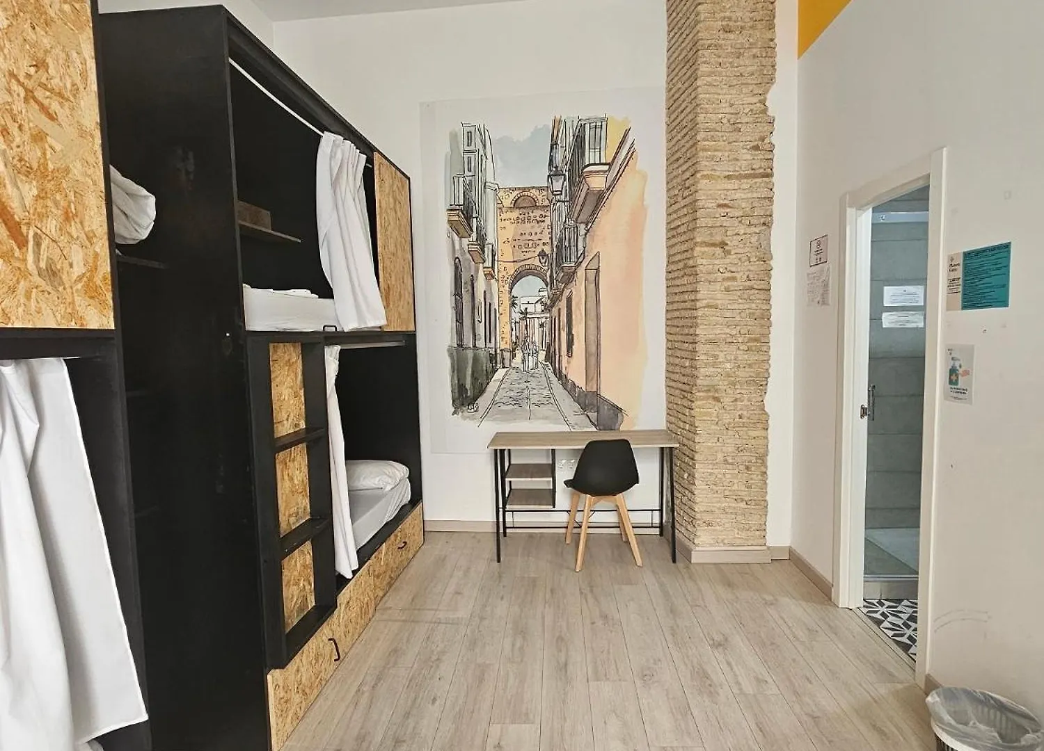 Planeta Cadiz Hostel ספרד