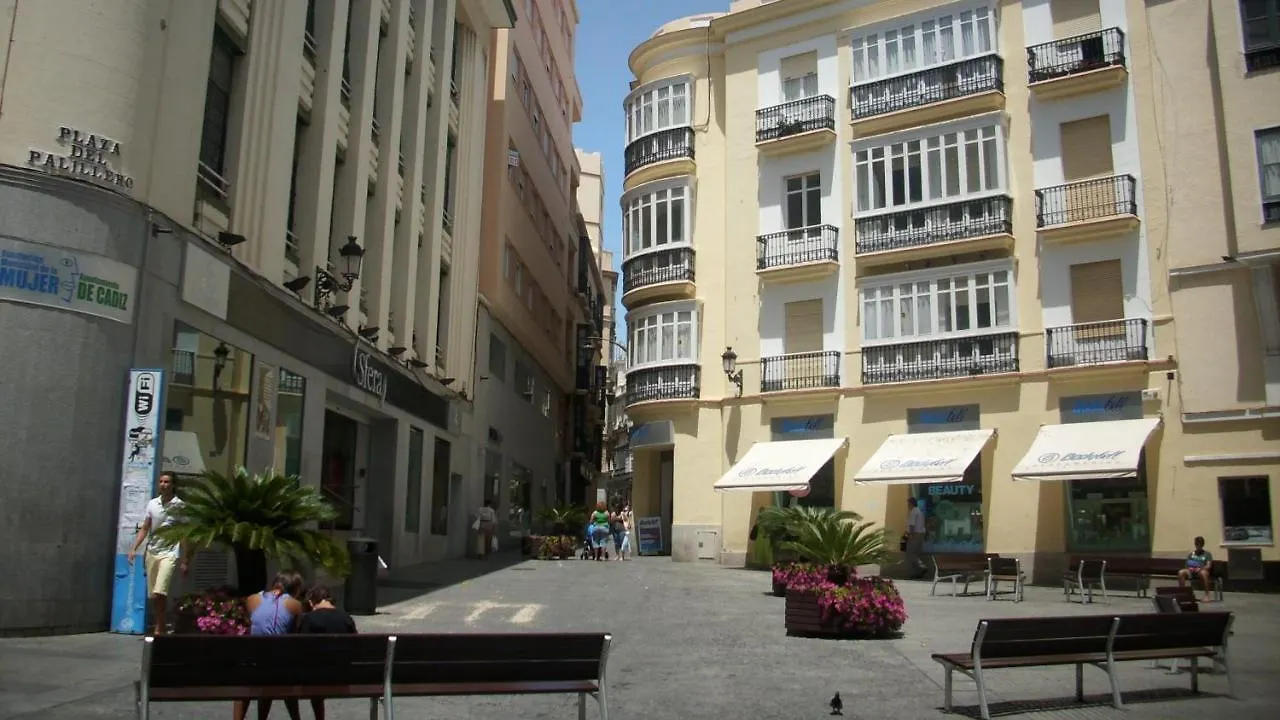Planeta Cadiz Hostel ספרד